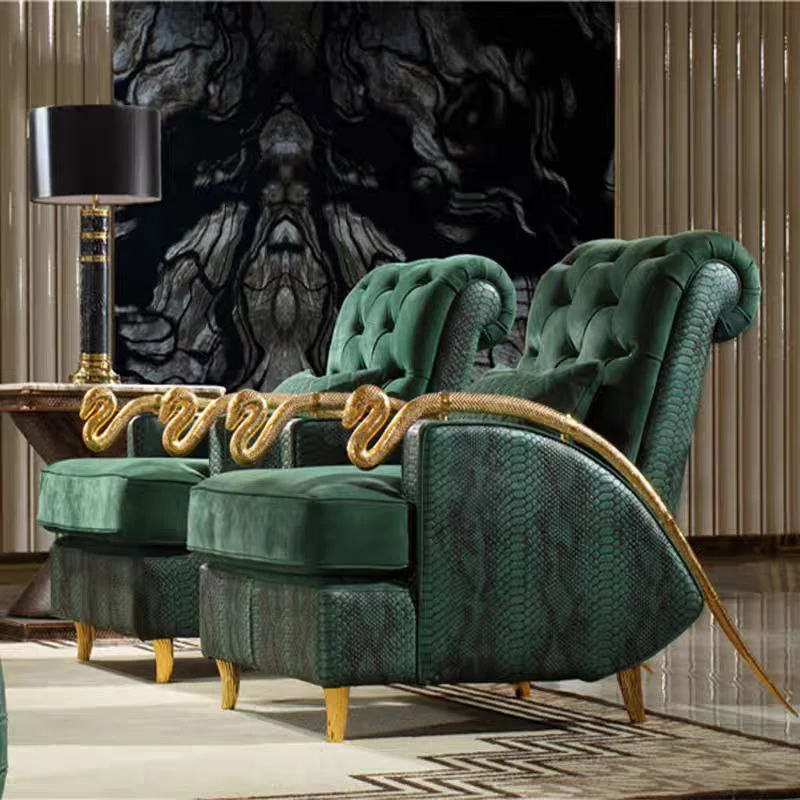 Кресло в стиле Roberto Cavalli с зелёной кожей под крокодила