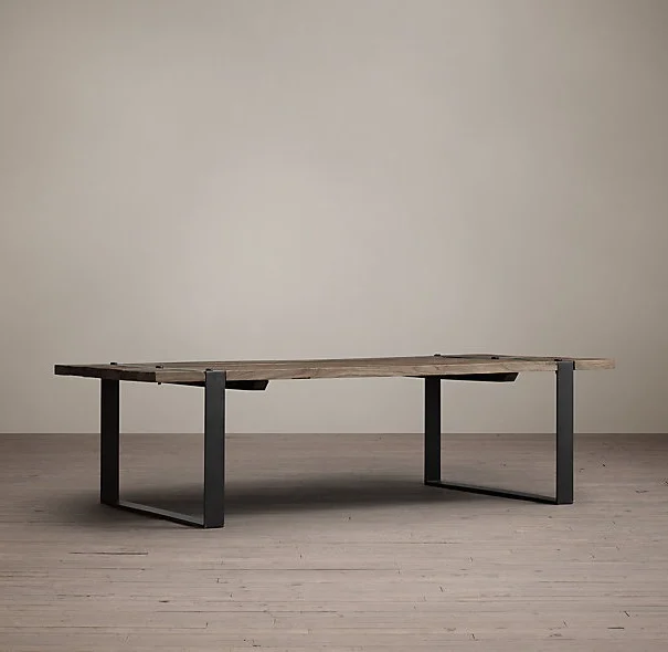 Стол Loft Industrial Barn table Журнальный столик Loft Industrial: массивный деревянный слэб с неровным живым краем лежит на двух чёрных металлических опорах